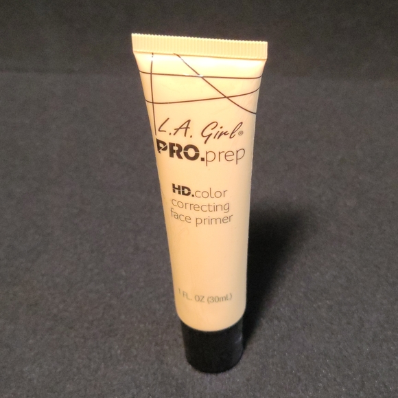 š·3/$15 L.A. Girl Pro.prep correcting primer (GFP911 YELLOW) -Corrects Du - Picture 1 of 7